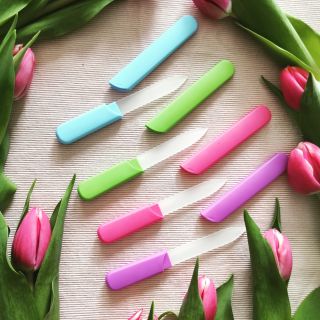 Každá žena asi už zažila situáciu,kedy by sa jej hodilo mať po ruke pilník. 😂🤷💅 Takéto praktické maličké pilníky s...